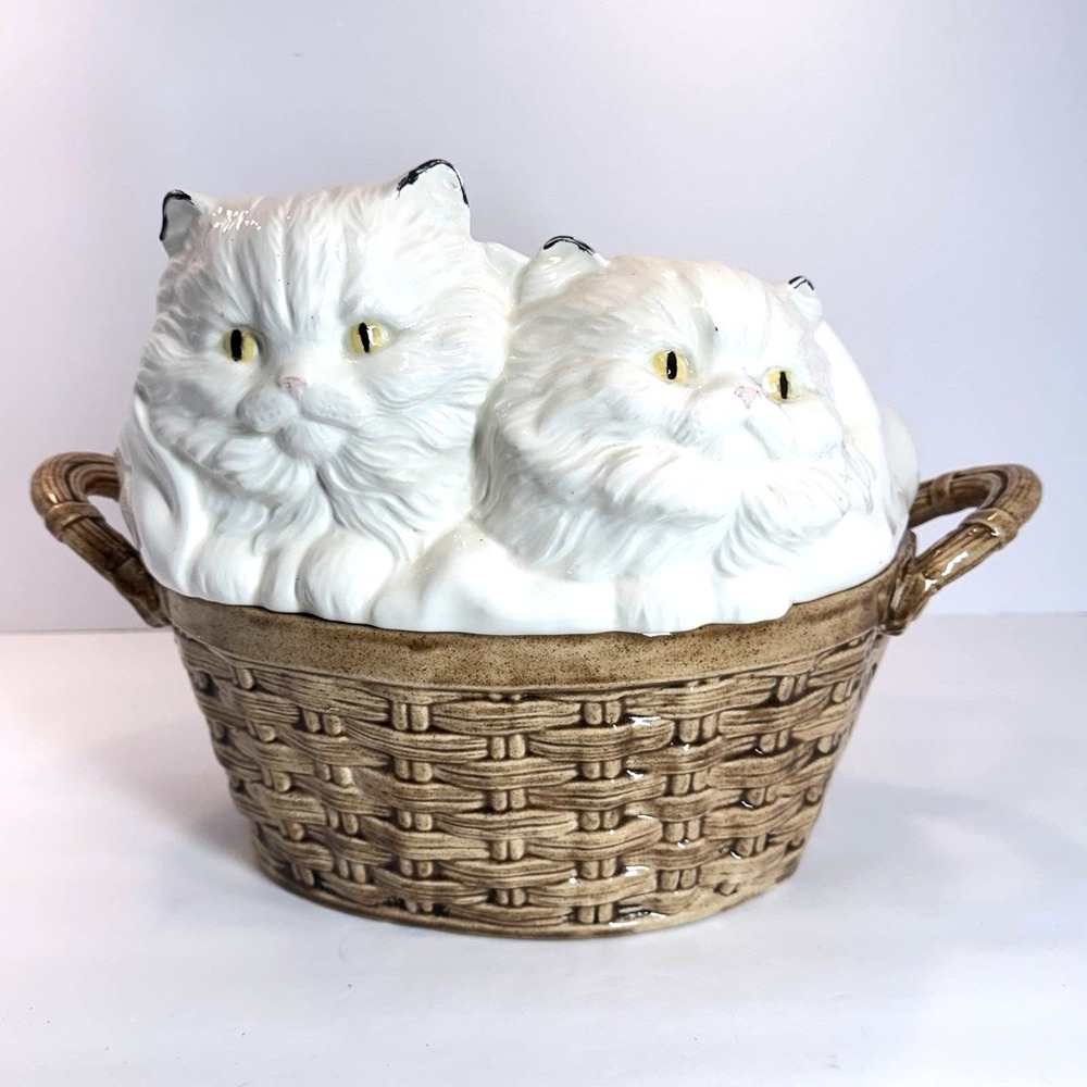 Vintage Alberta's Mold Persian Kittens in Basket Ceramic Yarn Holder Cookie‎ Jar